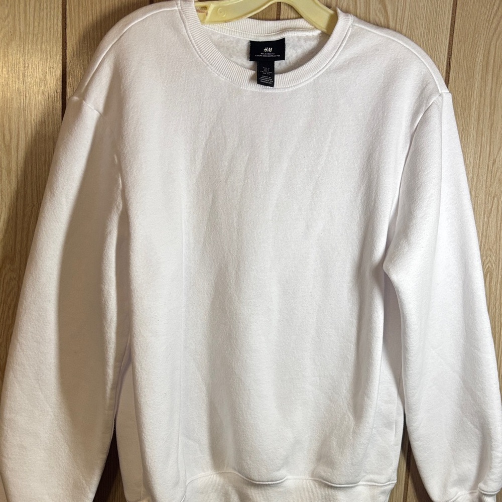 H&M Men's Classic White Crewneck Sweater